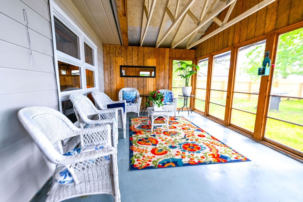 Screened cottage porch